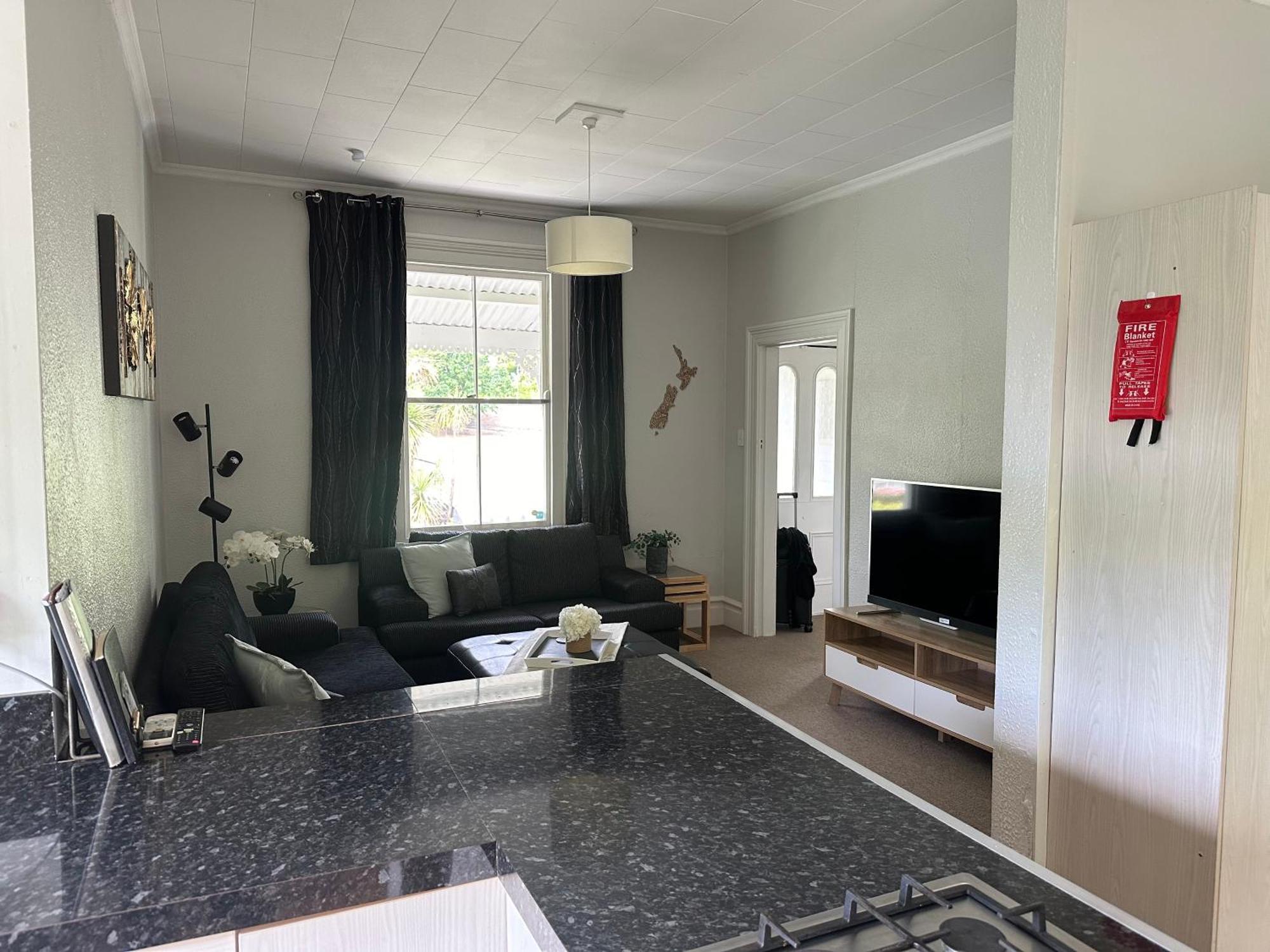 Renwick In The City Nelson, 10Min Walk To City Centre, Full Kitchen, Fast Fibre Wifi, Drive 13Min To Airport, 5Min To Hospital, Quiet Street, Dog Friendly エクステリア 写真